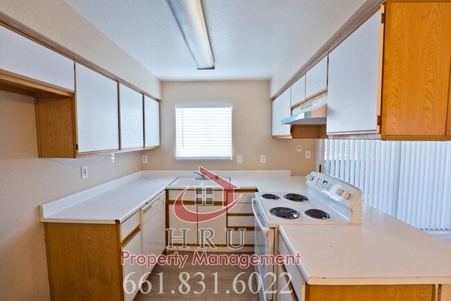 Building Photo - 4701 Beechwood St