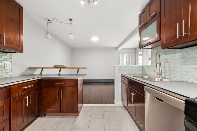 Building Photo - 46 Wayne St