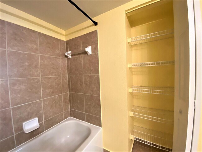 Building Photo - 6768 Heritage Grande