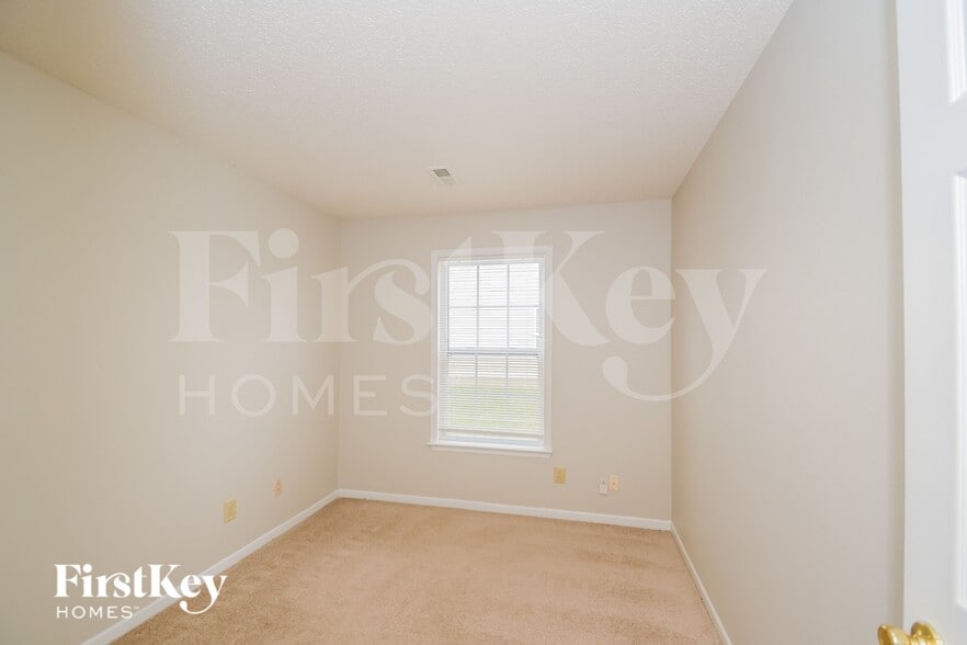 Building Photo - 5661 Grassy Bank Dr