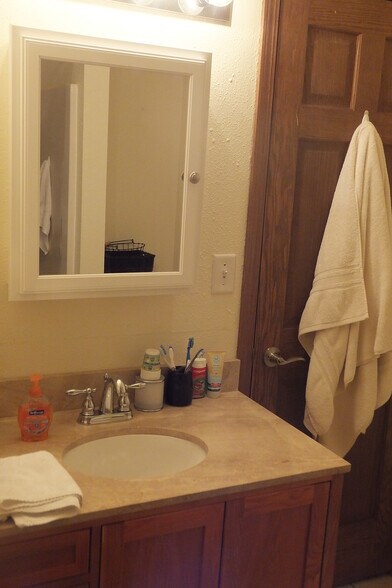 Building Photo - 1525 Jefferson St