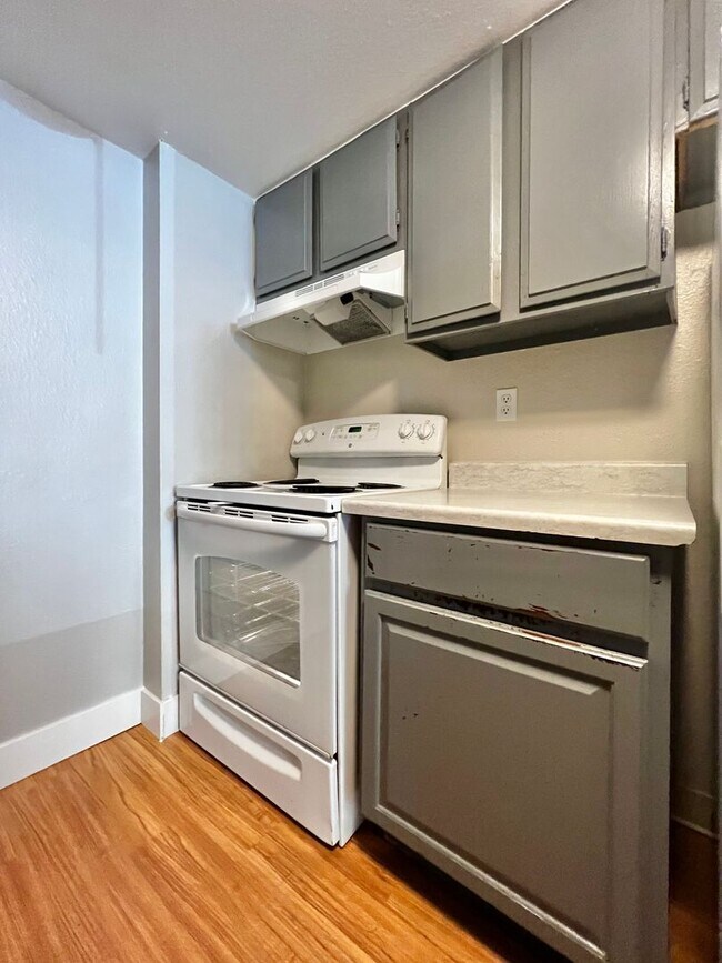 Building Photo - NShields632 (KC-LN-KB)