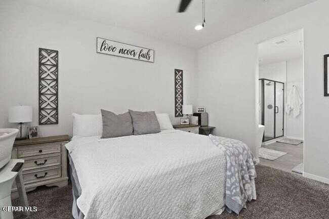 Building Photo - 905 Cottage Pl