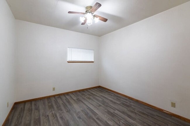 Building Photo - 902 Avon St