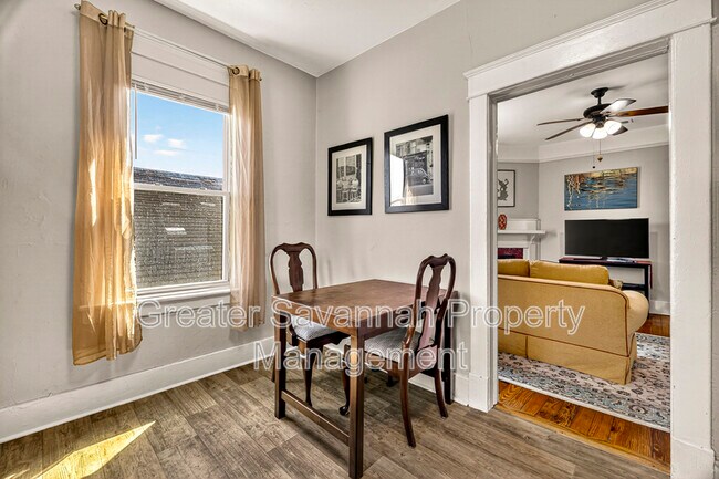 Building Photo - 530 E 35th St