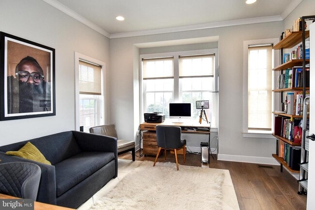 Building Photo - 1540 Levis St NE