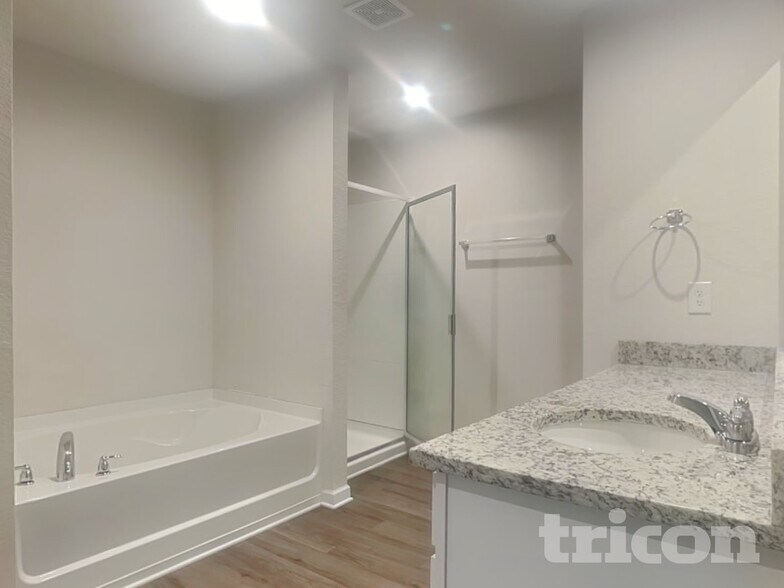 Building Photo - 1317 Deutz Dr
