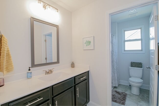 Building Photo - 307 Lugano Ln
