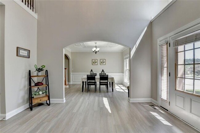 Building Photo - 4805 Shelbourne Dr