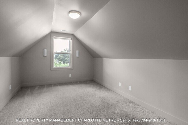 Building Photo - 1609 Parkwood Ave