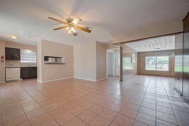 Building Photo - 3619 Kilkenny Dr