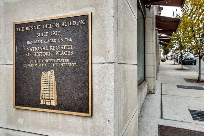 Building Photo - 700 Church St