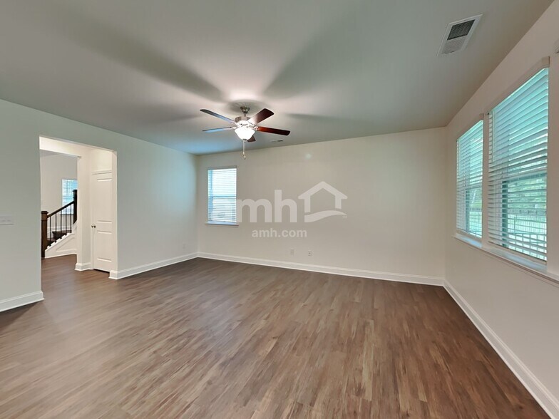 Building Photo - 7405 Garrett Ct