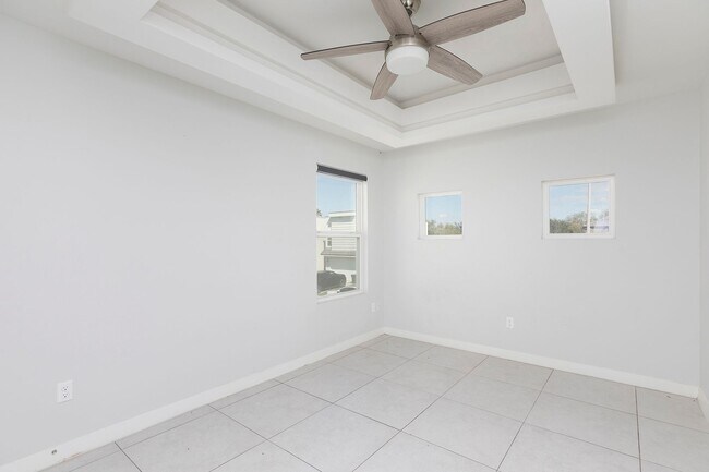 Building Photo - 1822 Sunset Dr