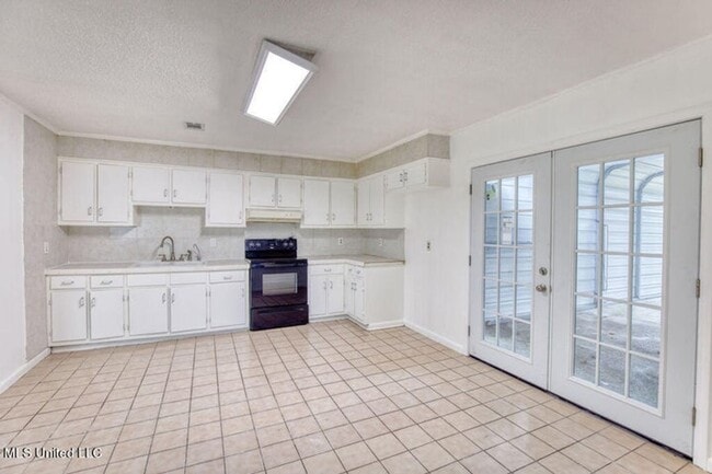 Building Photo - House for Rent