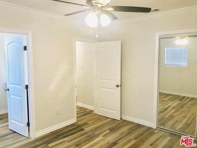 Building Photo - 304 W Hillcrest Blvd