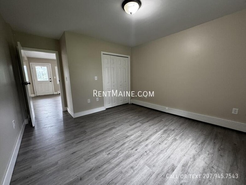 Building Photo - 114 Riverside Dr
