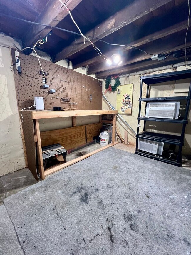 Building Photo - Stunning 2-Bedroom Townhouse in Manayunk! Available NOW!