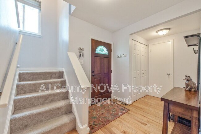 Building Photo - 10343 Bushman Dr