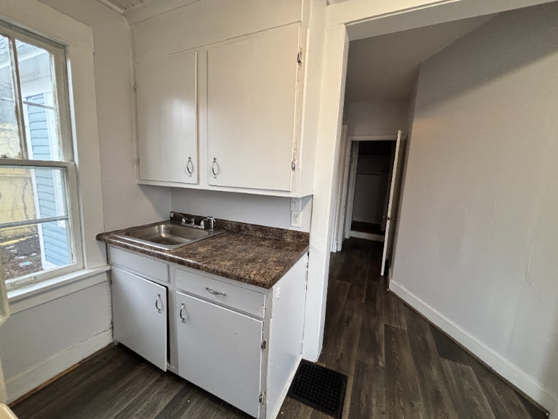 Building Photo - 1404 W Michigan Ave