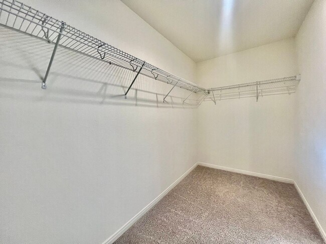 Building Photo - 14346 Elkhorn Crest