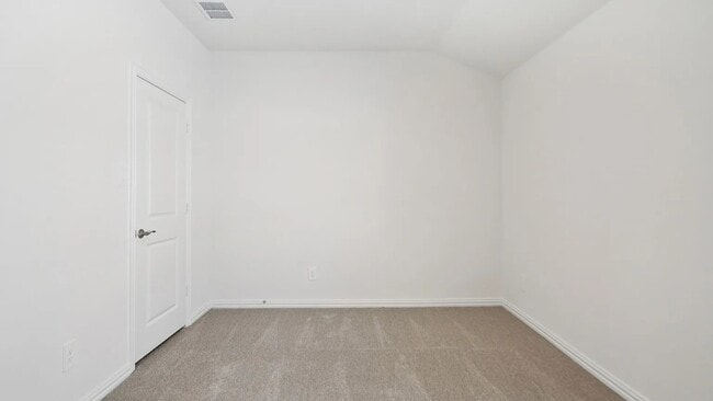 Building Photo - 710 Edgehurst Dr