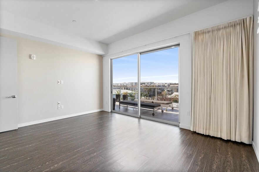 Building Photo - 4140 Glencoe Ave