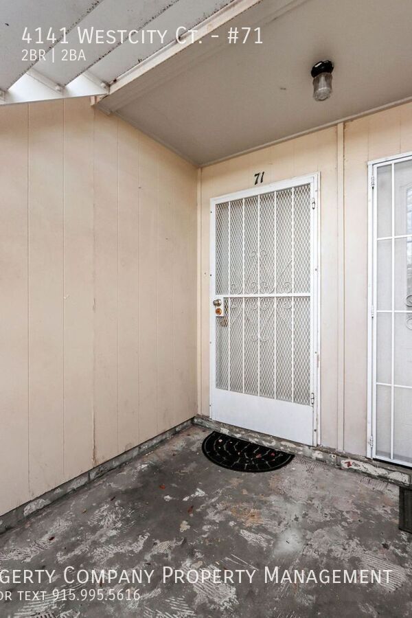 Building Photo - West El Paso 2bed/2bath condo w/refrig A/C!