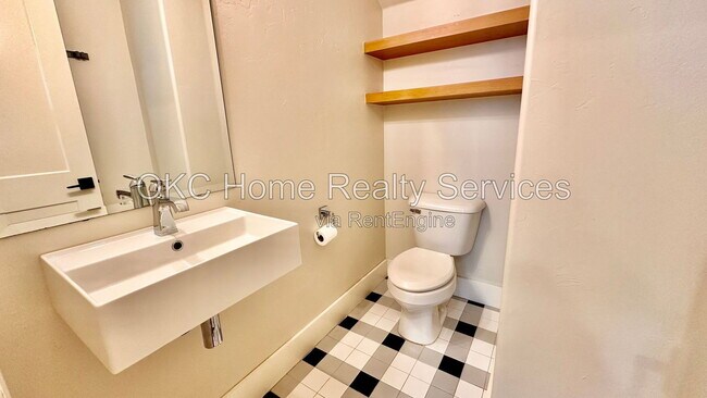 Building Photo - 941 Pedalers Ln