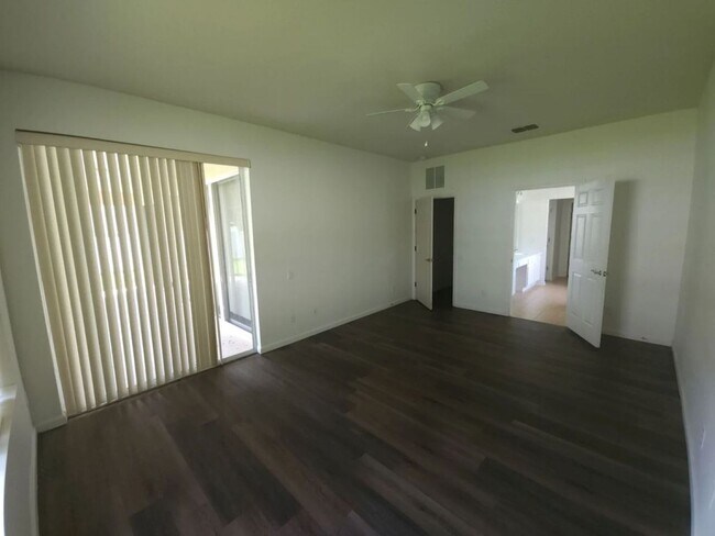 Building Photo - 5/3.5 Balboa Blvd~Verde Ridge~Large & Lovely!