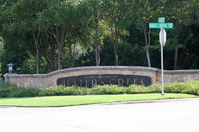 Building Photo - 15650 Brookwood Dr