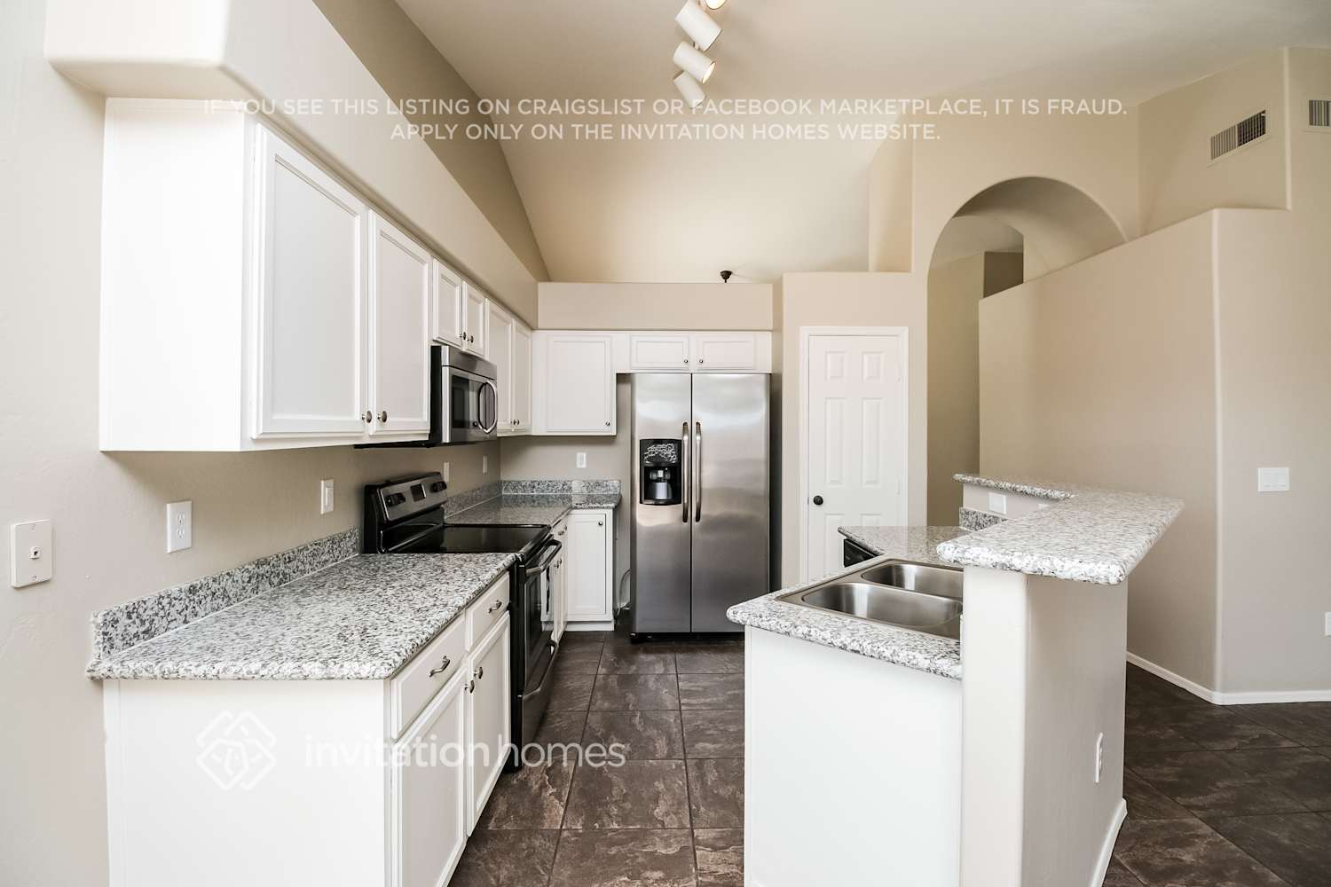 Building Photo - 2345 S Ananea