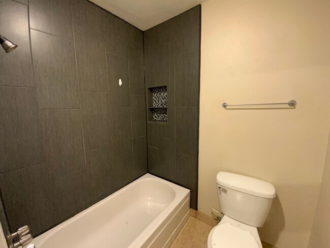 Building Photo - *Owner Broker* 2 Bedroom Townhome Availabl...