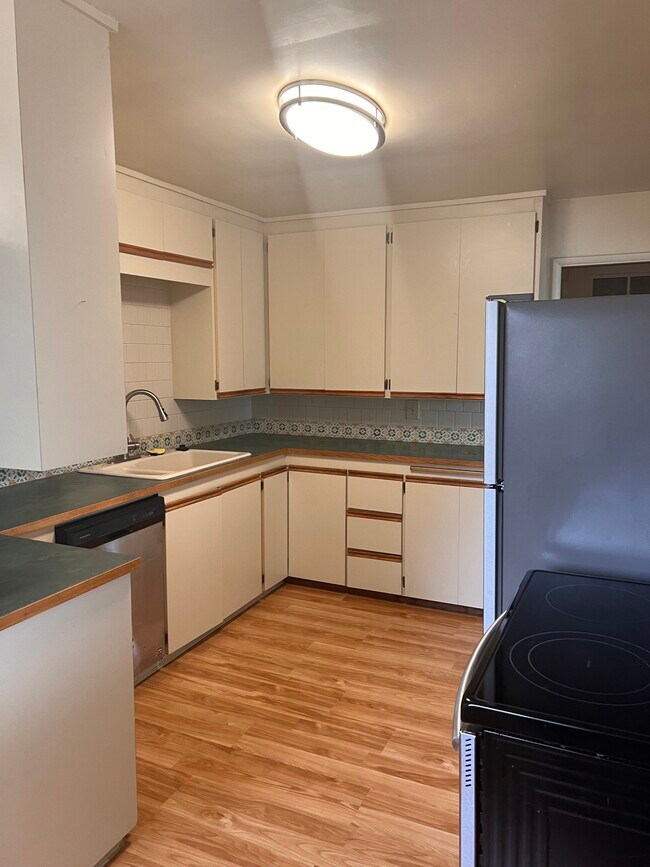 Building Photo - 1701 Pitt Ave