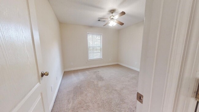 Building Photo - Spacious Home in Mill Creek