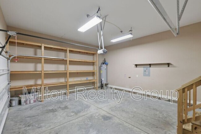 Building Photo - 80 Valor Cir