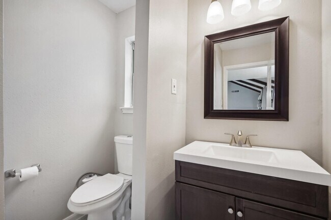 Building Photo - 1703 Westmere Ct