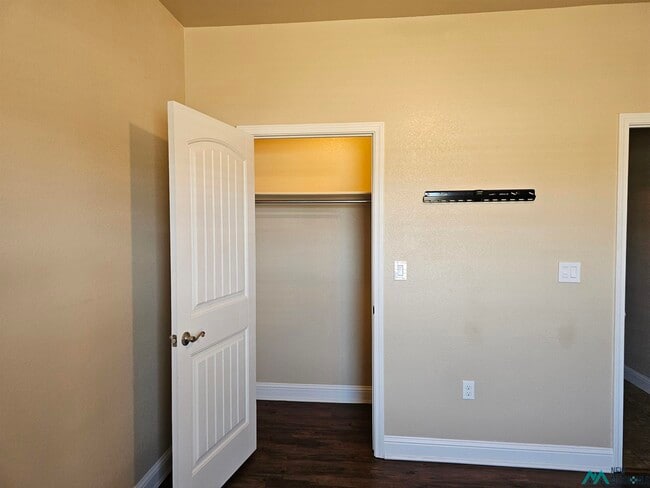 Building Photo - 209 Almond Tree Ln