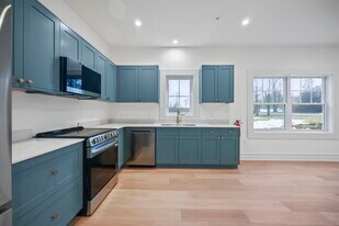 Building Photo - 1209 Littleton Rd