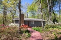Building Photo - Lovely Home - Beautiful Wooded Setting