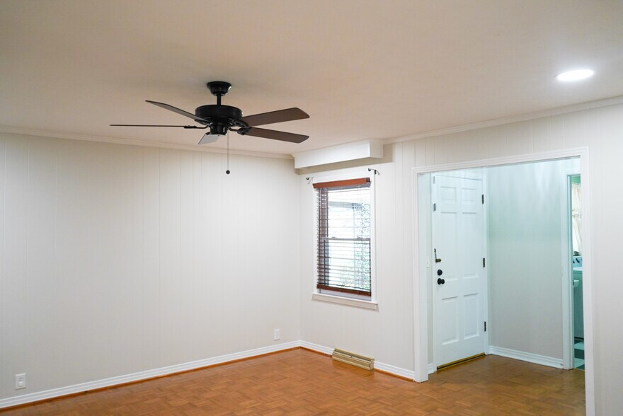 Foyer/ second living room - 735 Fisk Rd