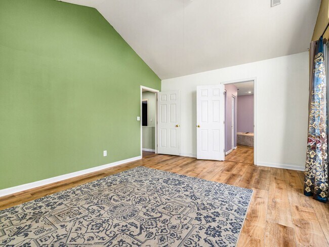 Building Photo - 275 W Baldwyn Dr