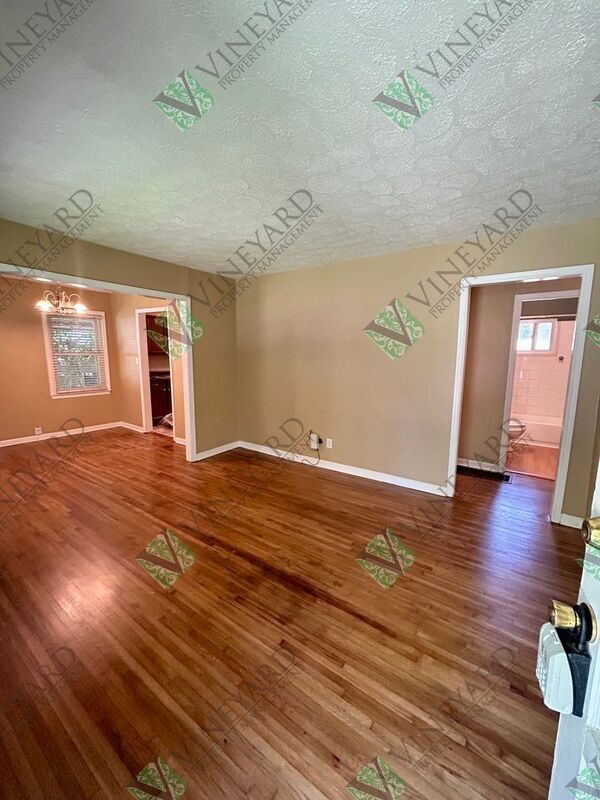 Building Photo - 4306 Hillcrest Dr