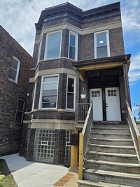 Building Photo - 3444 S Western Ave