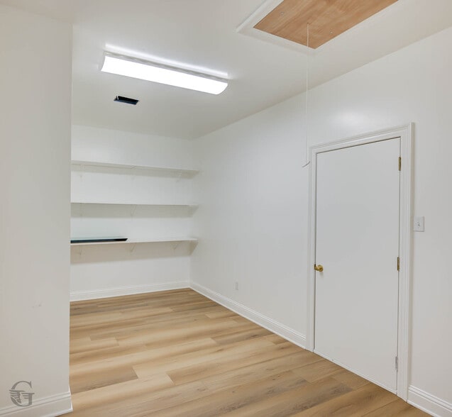 Building Photo - 316 Autumn Ridge Dr