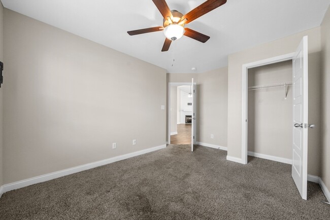 Building Photo - 1062 Whitney Dr