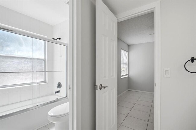Building Photo - 2400 Feather Sound Dr