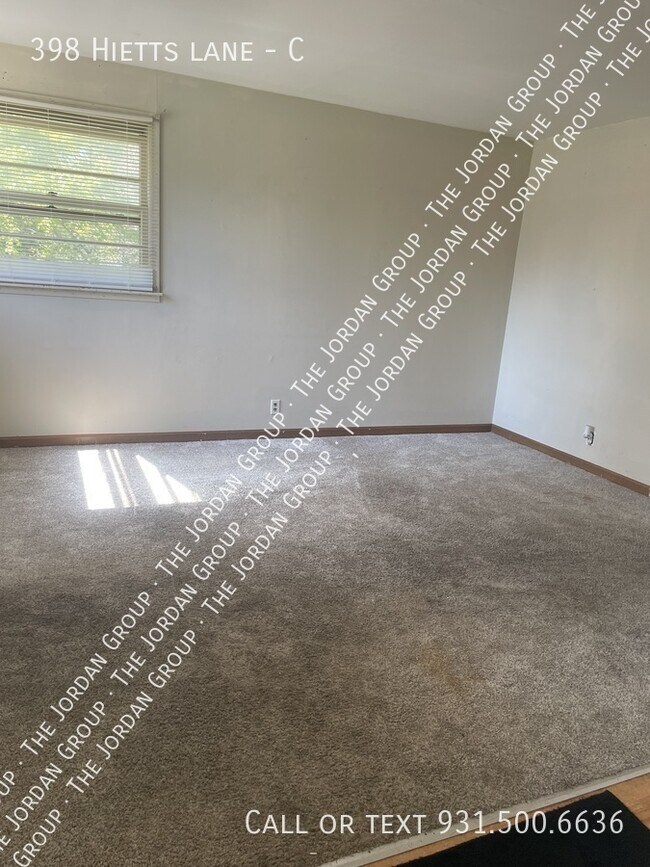 Building Photo - 398 Hietts Ln