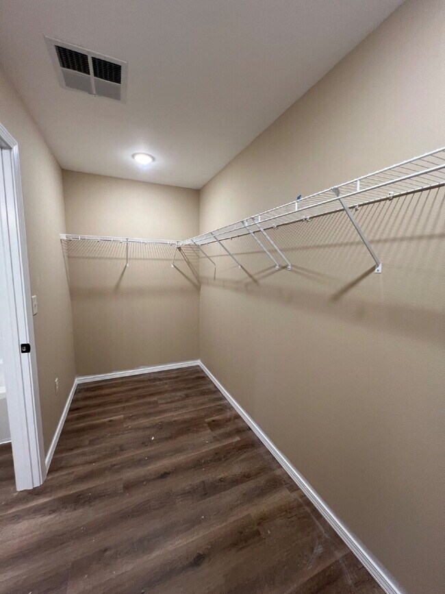 Building Photo - Brand New 4BR / with amazing efficiency an...
