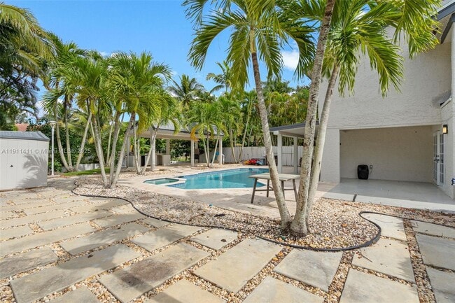 Building Photo - 8351 SW 39th Ct